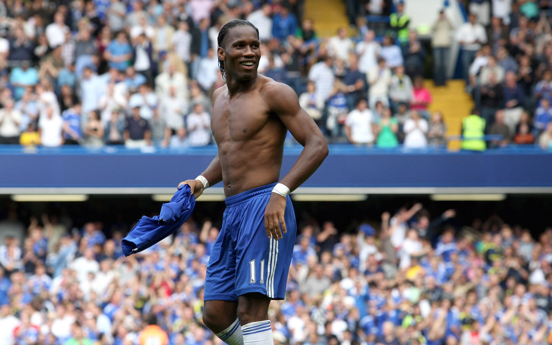 以足球为主题的数字创新城市空间持续丰富，打造未来城市名片，以足球为主题的创意画