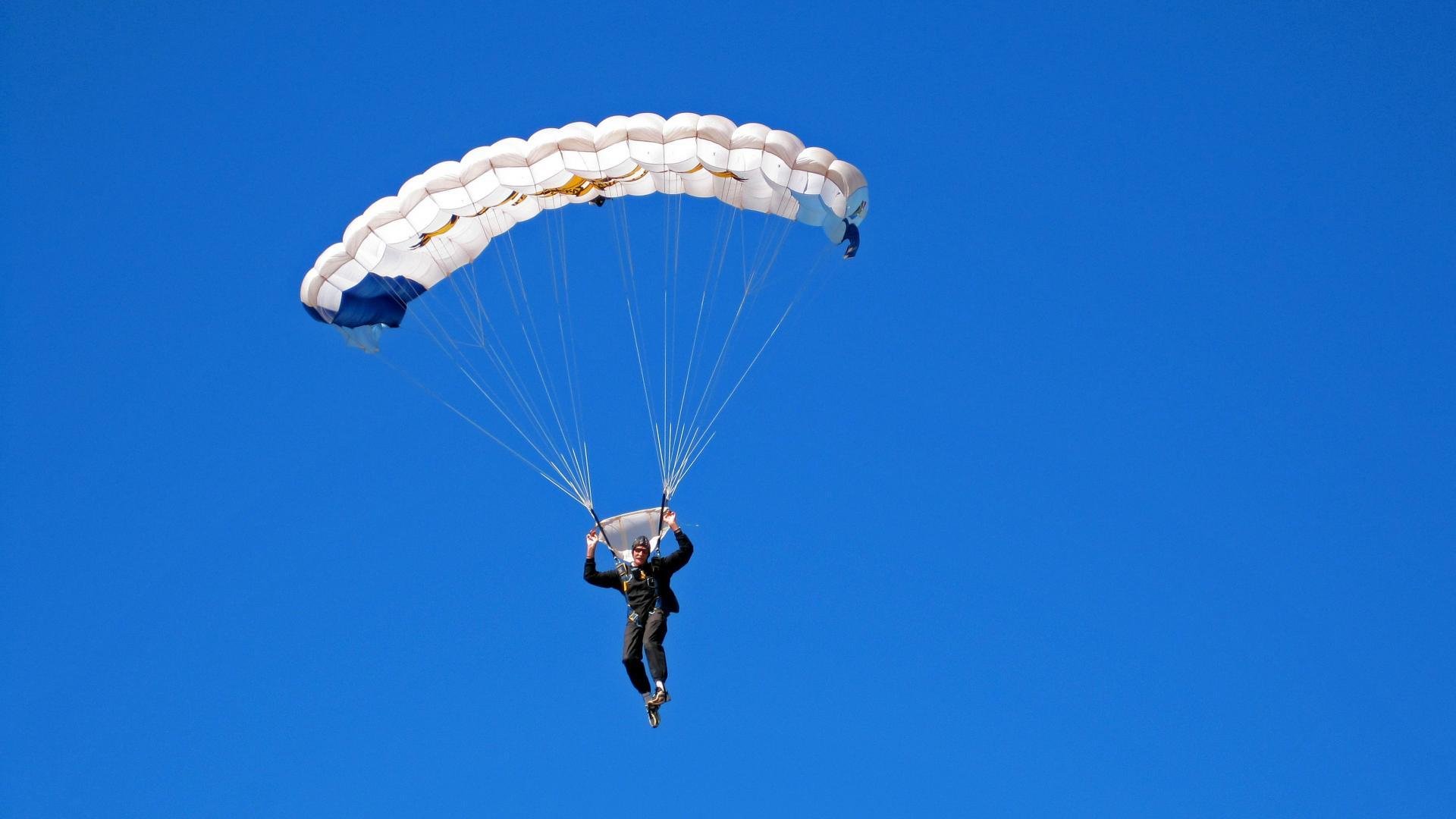 现场直播：运动员“飞跃全场”的“梦幻瞬间”！